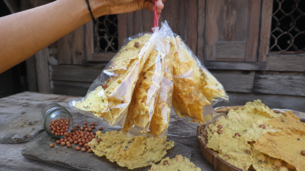 Peyek Kacang Bu Sri